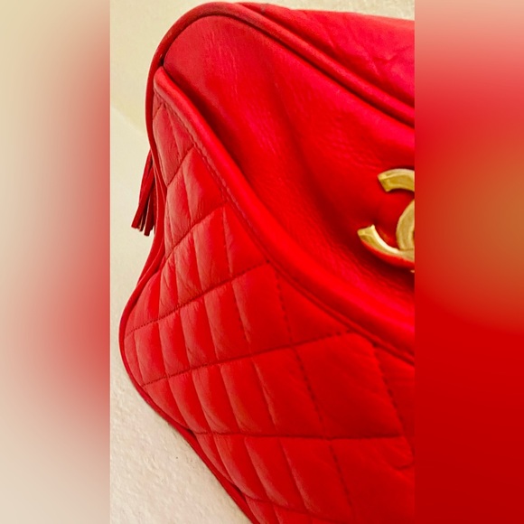 Vintage Chic Red Quilted CameraBag - Picture 1 of 9